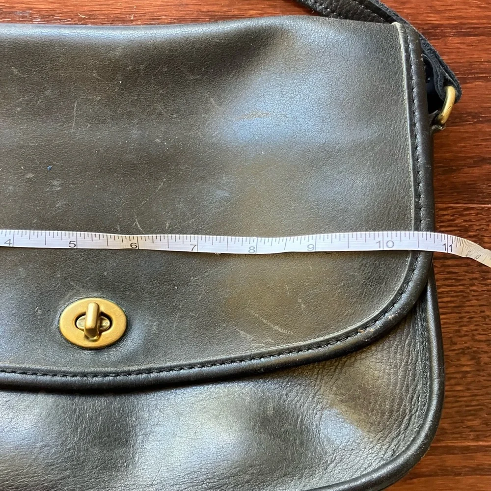 Vintage Coach Black Leather Shoulder Bag
